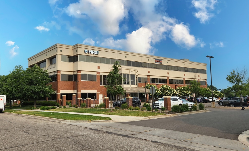 Primary Photo Of 15700 37th Ave N, Plymouth Medical For Lease