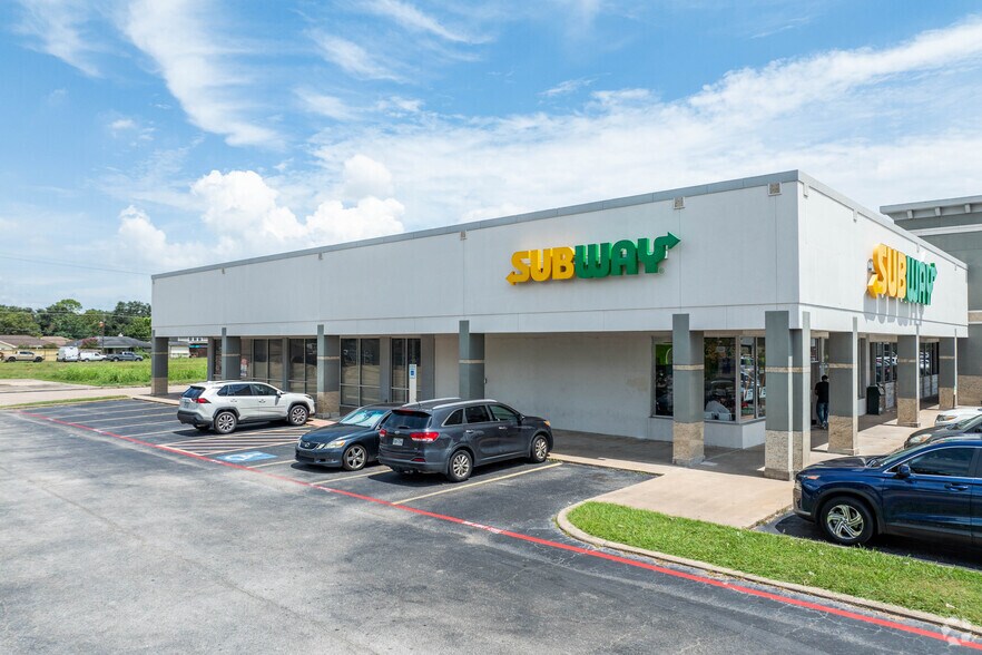 More Photos Of 8301 Spencer Hwy, Deer Park Unknown For Lease