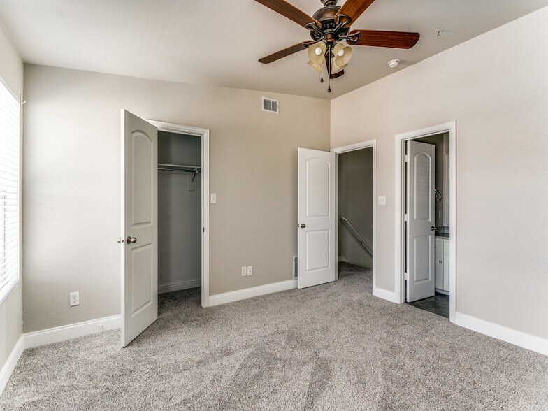 More Photos Of 391-347 E Main St, Lewisville Apartments For Sale