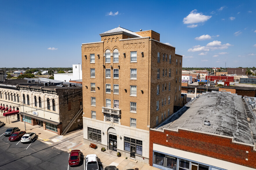 Primary Photo Of 14 E 2nd Ave, Hutchinson Apartments For Sale