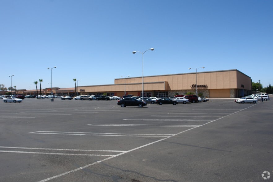 More Photos Of 1323-1465 S Broadway, Santa Maria Freestanding For Lease
