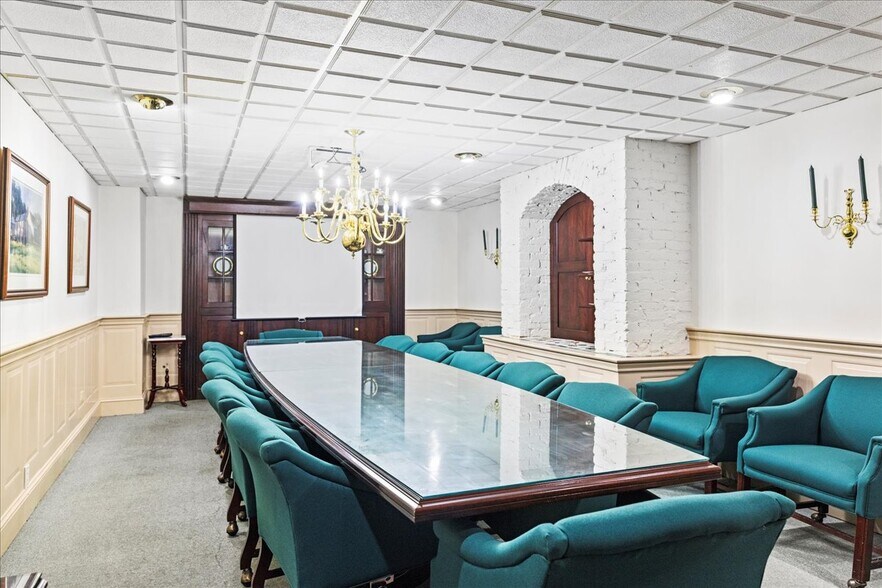 More Photos Of 152 N Main St, Doylestown Medical For Lease