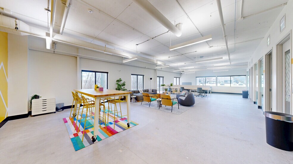 More Photos Of 4440 W Round Lake Rd, Arden Hills Warehouse For Lease