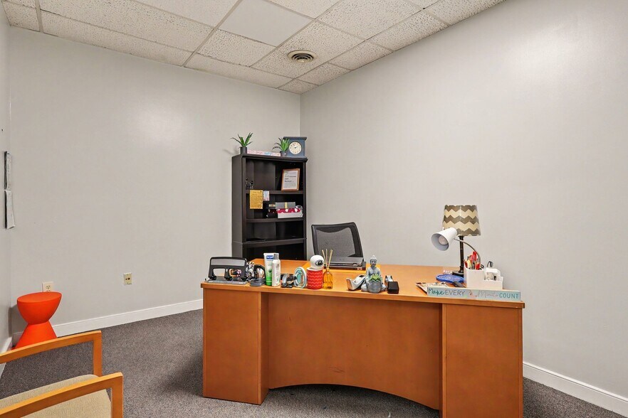 More Photos Of 8407 Richmond Hwy, Alexandria Storefront For Sale