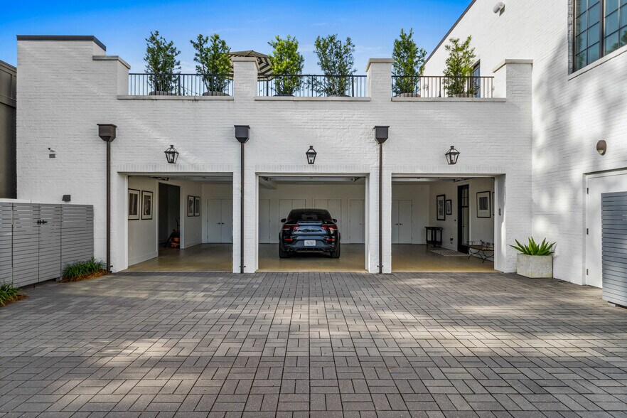 More Photos Of 152 N Section St, Fairhope Storefront Retail Residential For Sale