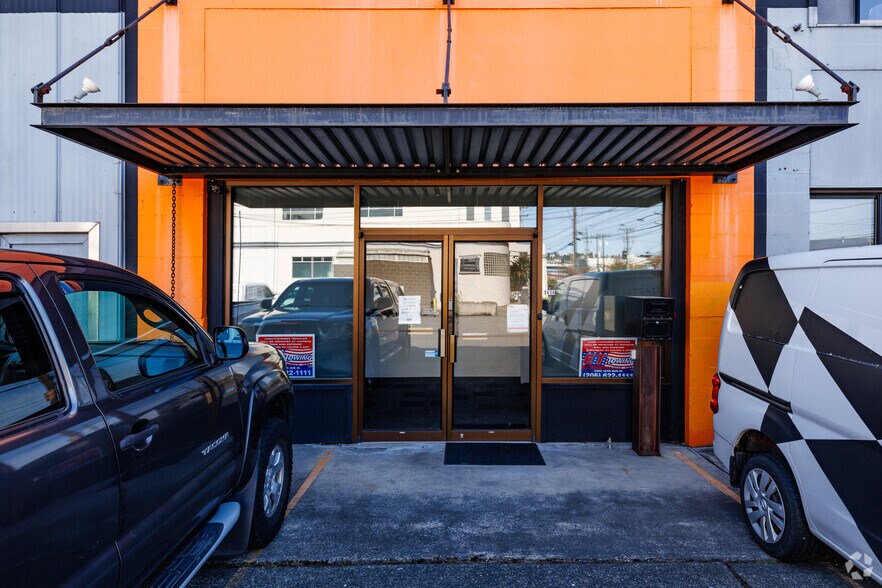 More Photos Of 1414-1418 Elliott Ave W, Seattle Warehouse For Lease