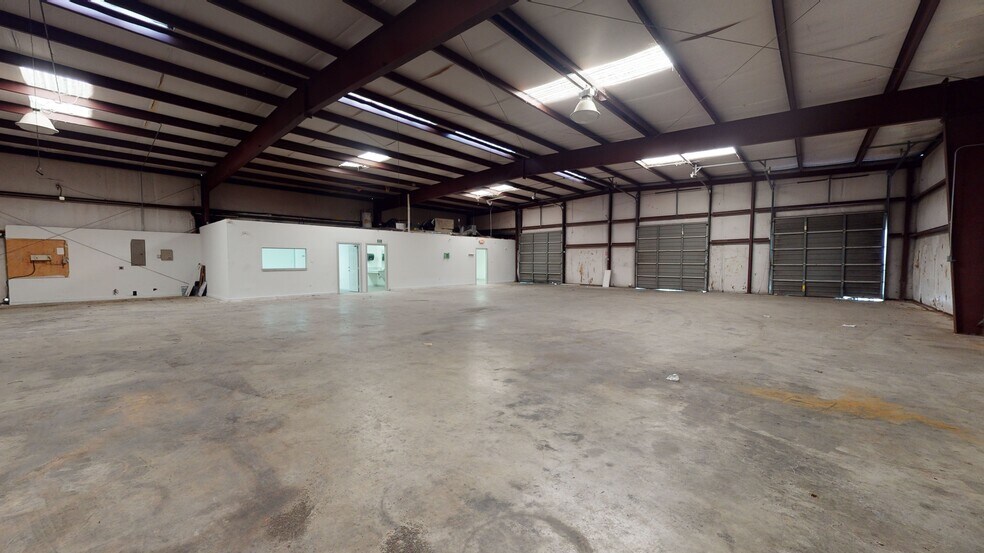 More Photos Of 2624 Wilson Rd, Humble Warehouse For Lease