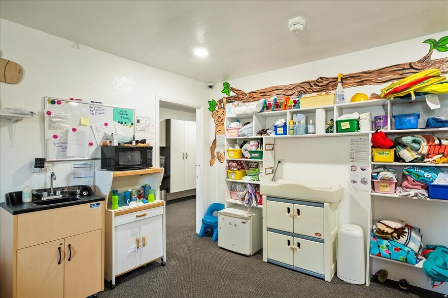 More Photos Of 522 N 9th Ave, Caldwell Daycare Center For Sale