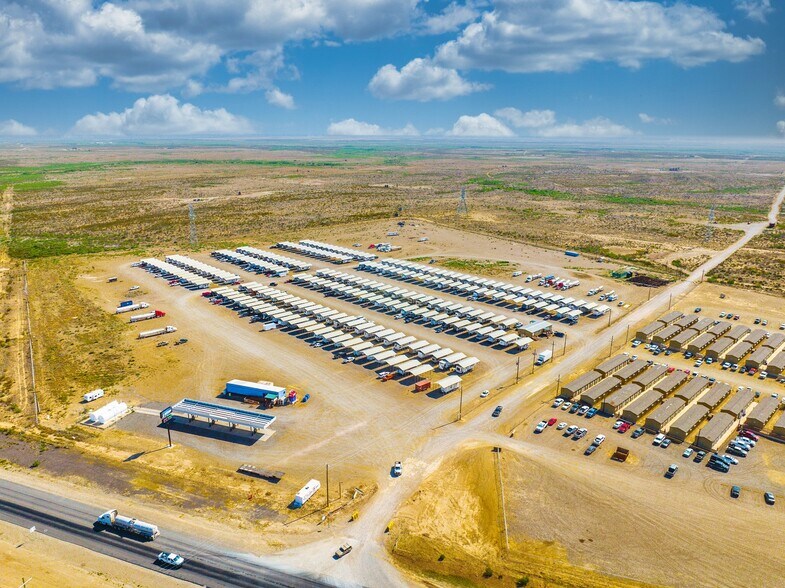 More Photos Of 8 County Road 433 E, Orla Trailer Camper Park For Sale