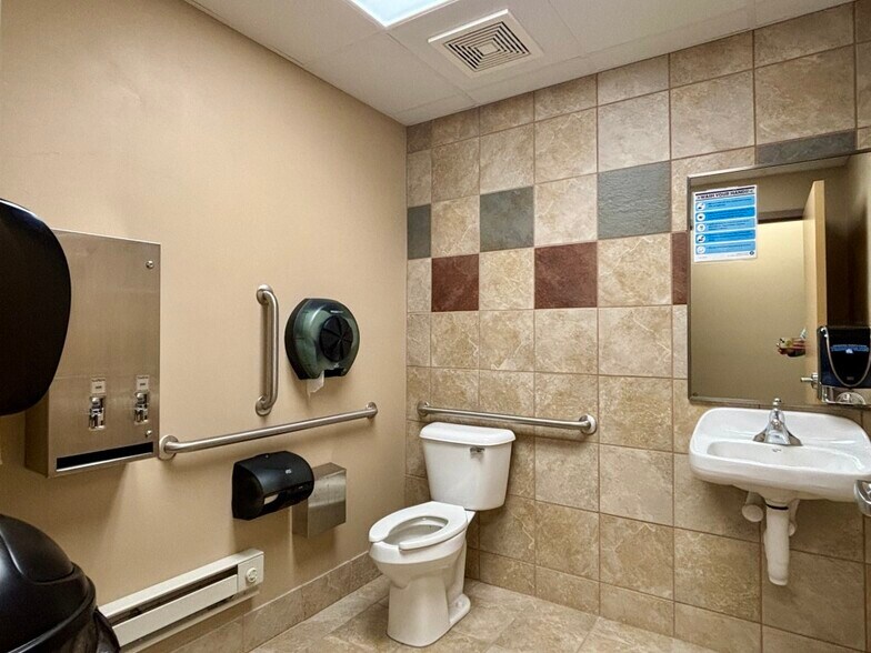 More Photos Of 402 N Genesee St, Wittenberg Fast Food For Sale