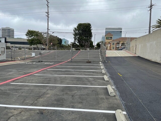 More Photos Of 1917-1921 E Mariposa Ave, El Segundo Warehouse For Lease