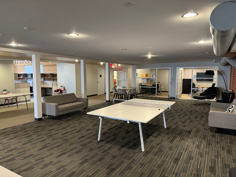 More Photos Of 131 Aberdeen Dr, Cardiff By The Sea Office For Lease