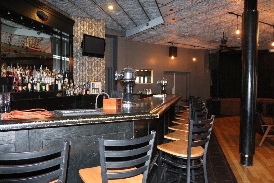 More Photos Of 427 E Monroe St, Springfield Office For Sale