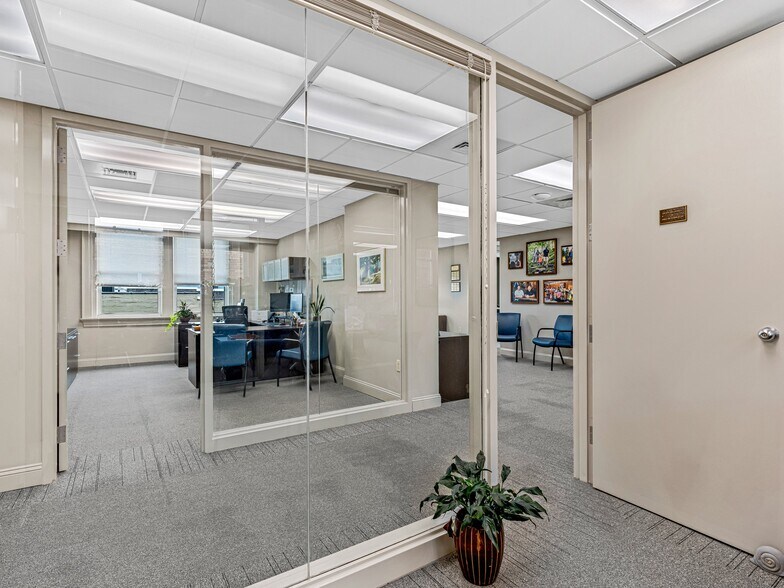 More Photos Of 401 N Main St, Hendersonville Storefront Retail Office For Sale