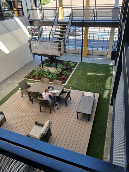 More Photos Of 1415 E 17th St, Santa Ana Office For Lease