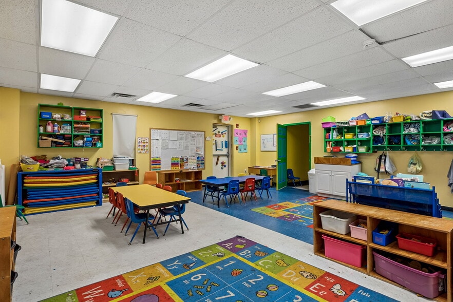 More Photos Of 2400 Highland Ave, Columbia Daycare Center For Lease