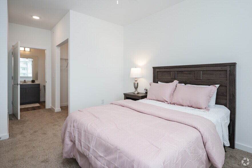 More Photos Of 6800 White Horse Rd, Greenville Apartments For Sale
