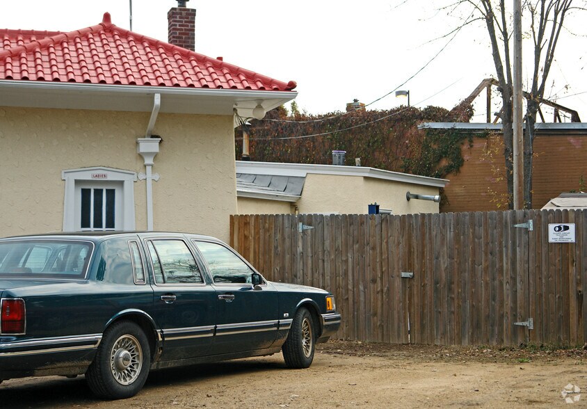More Photos Of 397 5th Ave N, Bayport Auto Repair For Sale