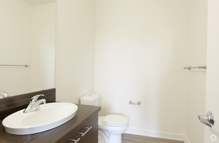More Photos Of 3850 N Mississippi Ave, Portland Apartments For Lease