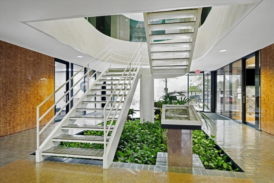 More Photos Of 12727 Featherwood Dr, Houston Medical For Sale