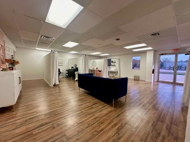 More Photos Of 7550 College St, Beaumont Industrial For Sale