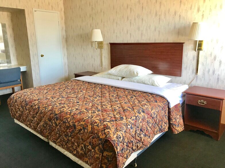 More Photos Of 1214 E Route 66 Blvd, Tucumcari Hotel For Sale