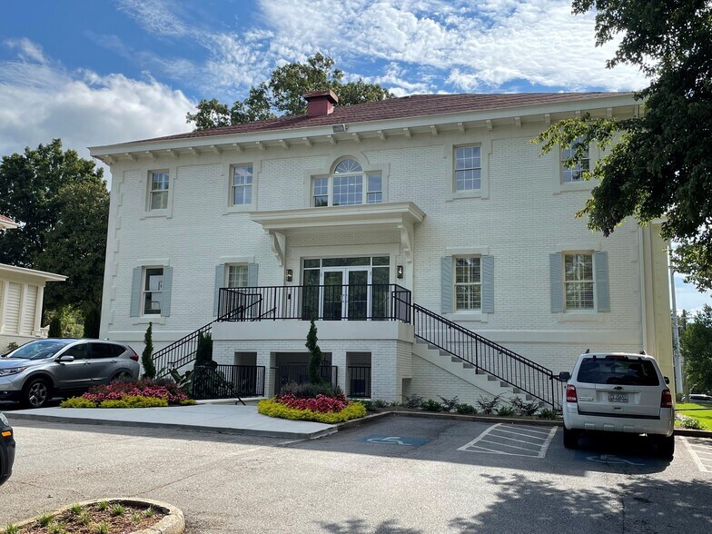 More Photos Of 5180 Roswell Rd NE, Atlanta Office For Lease