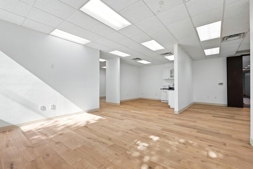 More Photos Of 1100 W Campbell Rd, Richardson Office For Sale