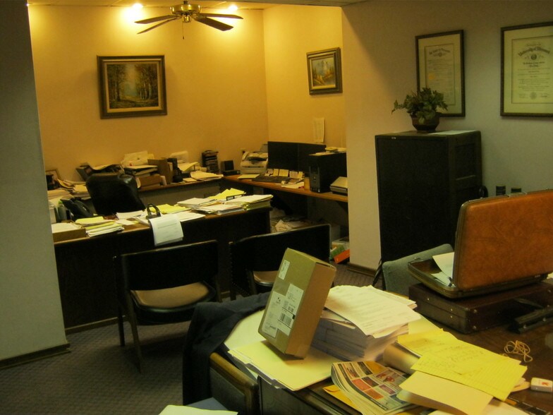 More Photos Of 922 Oak St, Kansas City Office For Sale