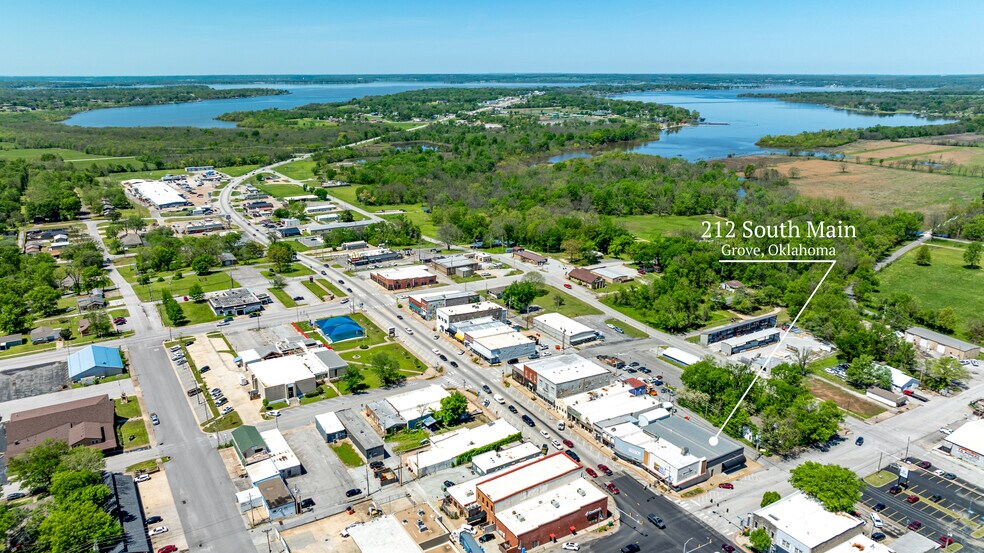 More Photos Of 212 S Main St, Grove Office For Sale