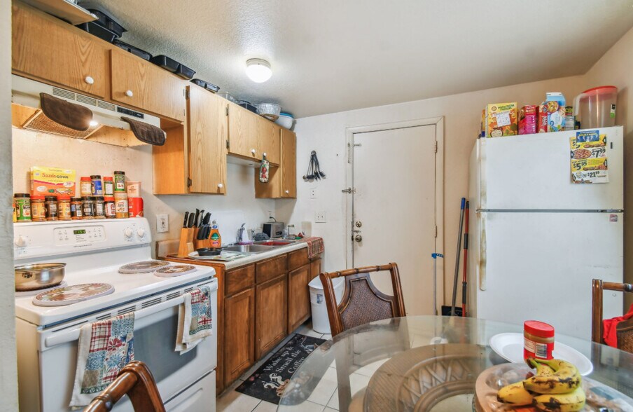 More Photos Of 4507-4517 E Giddens Ave, Tampa Multifamily For Sale