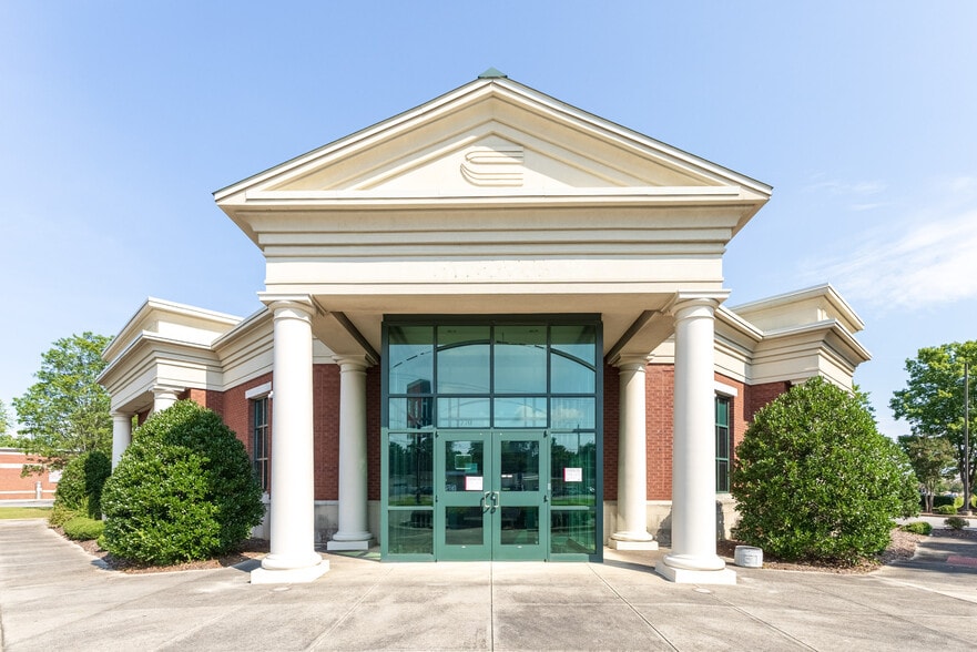 Primary Photo Of 7770 Us-72 Hwy, Madison Bank For Sale