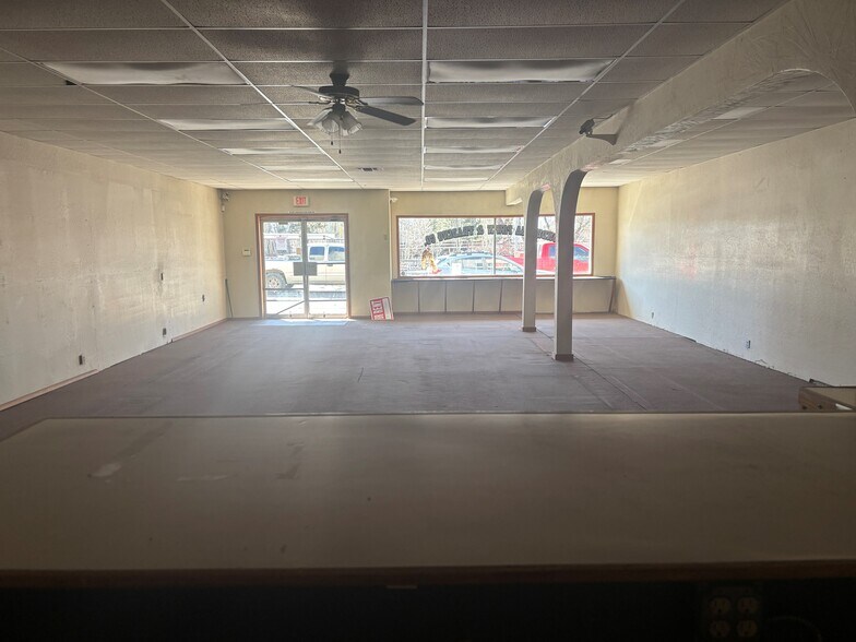 More Photos Of 118 W Route 66, Flagstaff General Retail For Lease