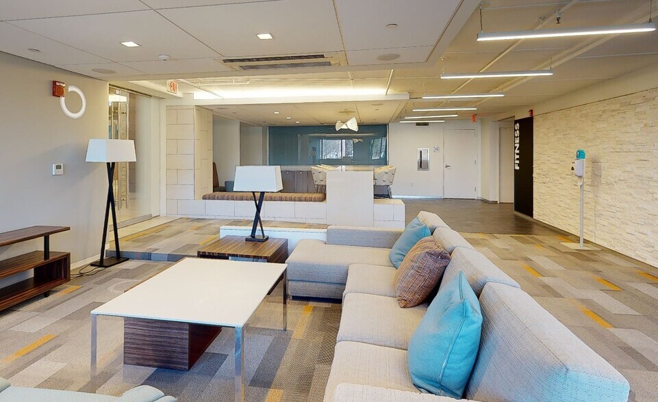 More Photos Of 2325 Dulles Corner Blvd, Herndon Office For Lease