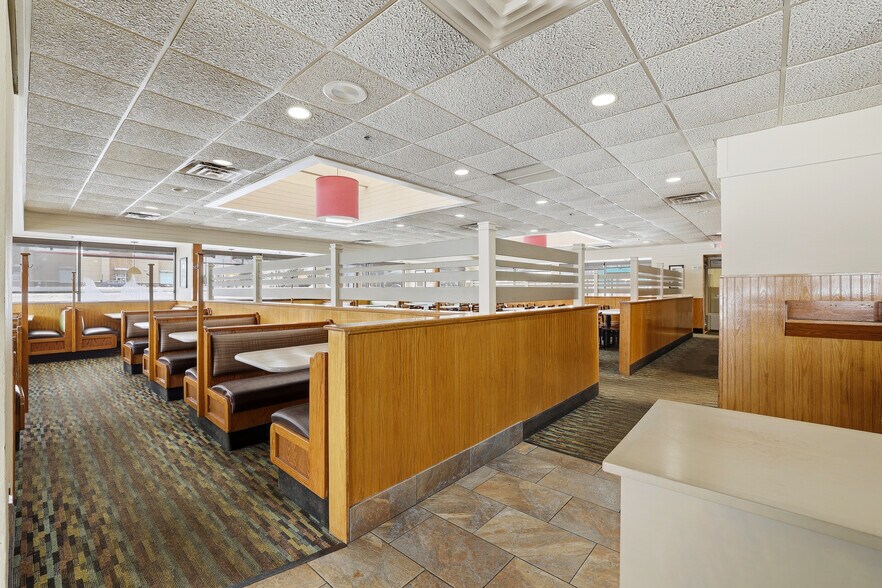 More Photos Of 143 Division St, Stevens Point Restaurant For Sale