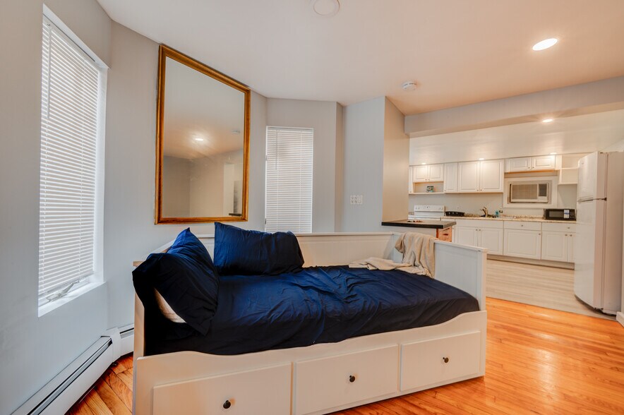 More Photos Of 1150 Chapel St, New Haven Restaurant For Sale