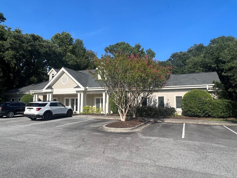 More Photos Of 765 Long Point Rd, Mount Pleasant Office For Sale