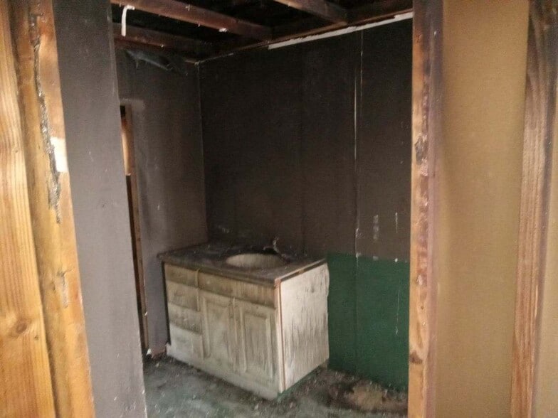 More Photos Of 11807 Main St, Fort Jones Storefront Retail Office For Sale