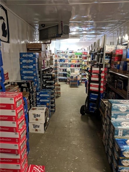 More Photos Of 4012 N Clare Ave, Harrison Convenience Store For Sale