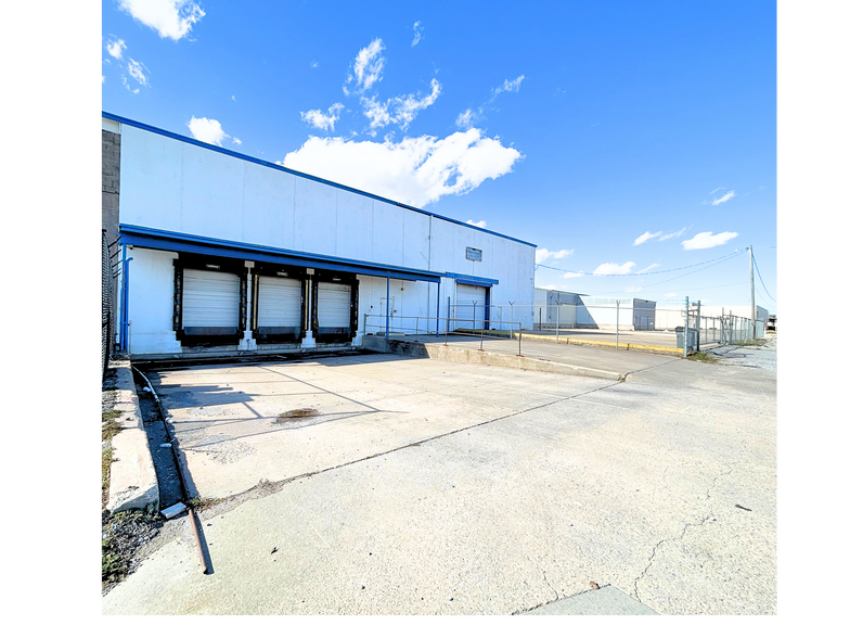 Primary Photo Of 215 SE Simpson St, Lawton Distribution For Sale