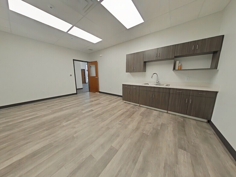 More Photos Of 5670 Aurora Way, McCordsville Warehouse For Sale