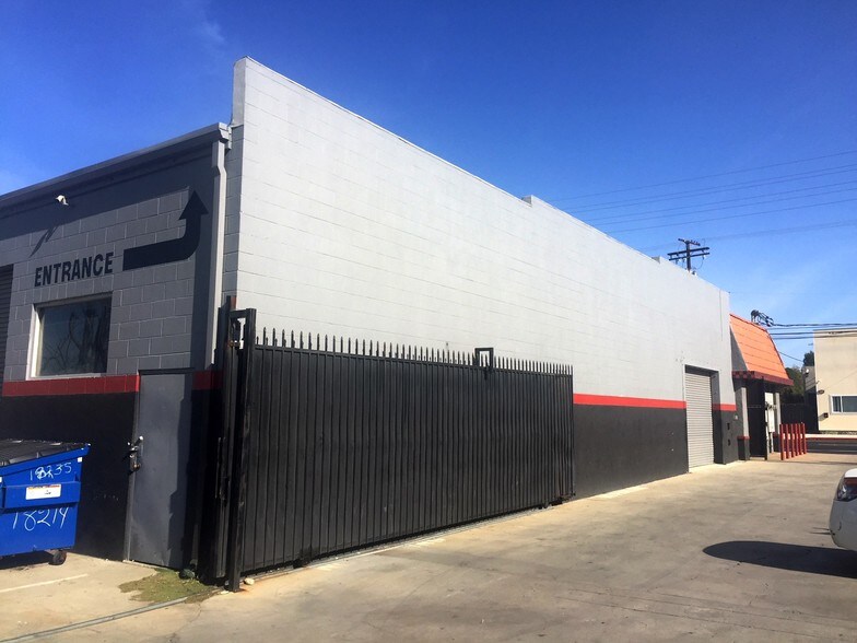 More Photos Of 18212-18216 Parthenia St, Northridge Service For Lease