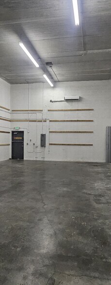 More Photos Of 15075 SW 137th St, Miami Warehouse For Lease