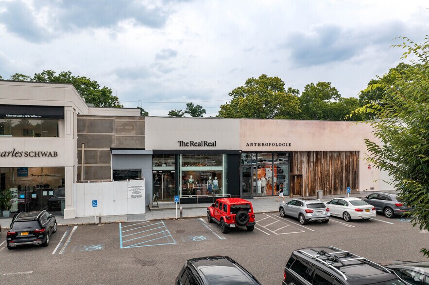 More Photos Of 1900 Northern Blvd, Manhasset General Retail For Lease