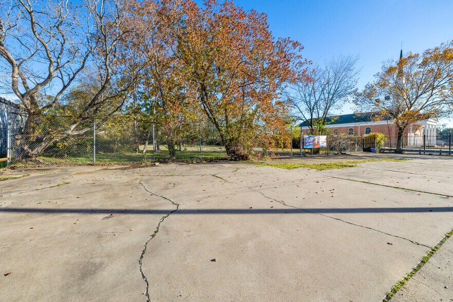 More Photos Of 5201 Martin Luther King Jr Blvd, Houston Land For Sale