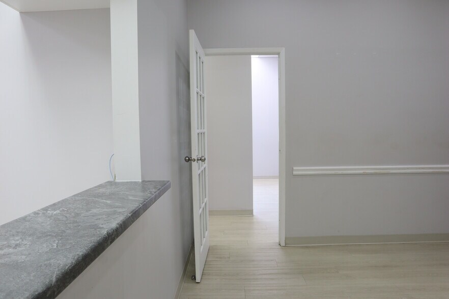 More Photos Of 2120 Eglinton Ave W, Toronto Office For Lease