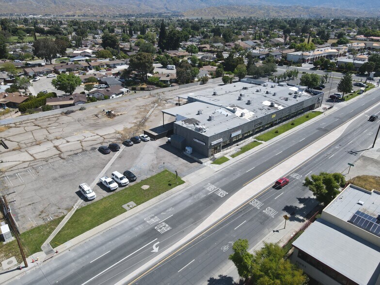 More Photos Of 4000 E Florida Ave, Hemet Freestanding For Lease