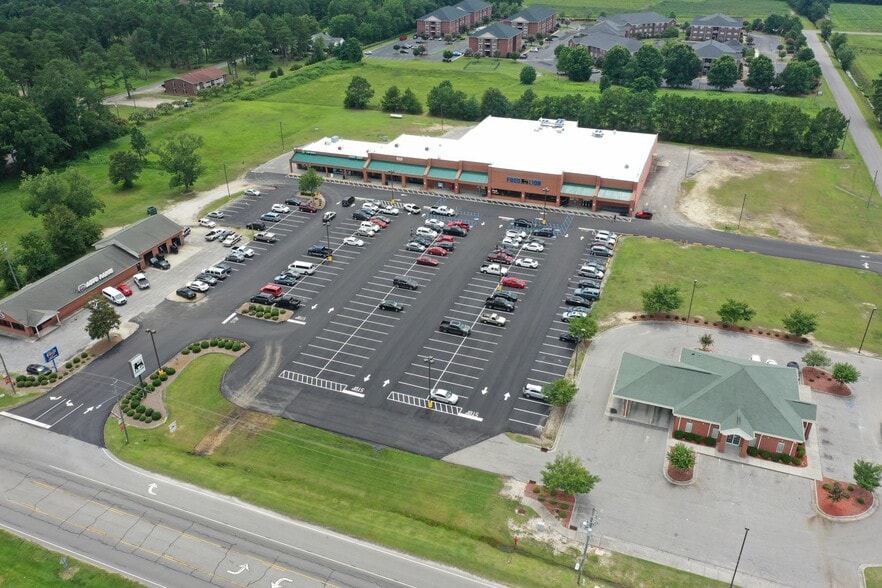 Primary Photo Of 913 W 3rd St, Pembroke Unknown For Lease