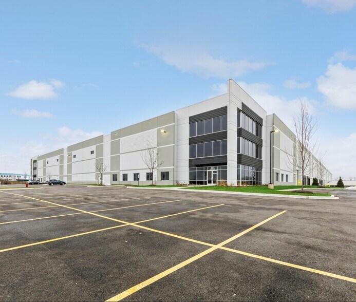 More Photos Of 537 Discovery Dr, West Chicago Distribution For Lease