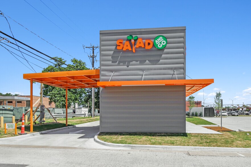 More Photos Of 938 N Cooper St, Arlington Restaurant For Lease